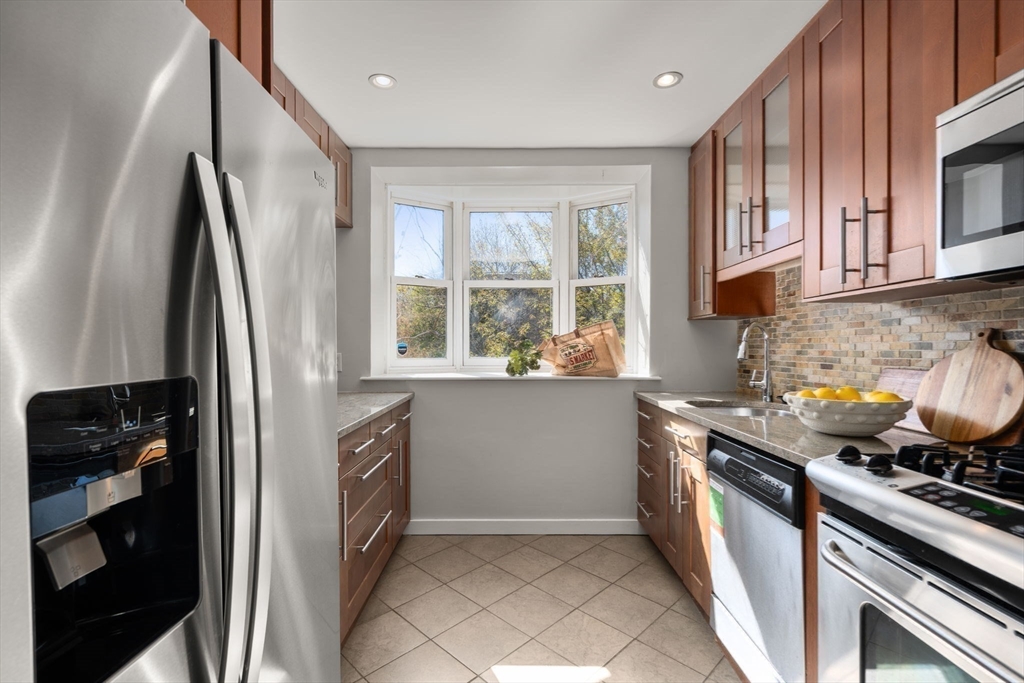 19 Albemarle St # 4 Property Photo 8