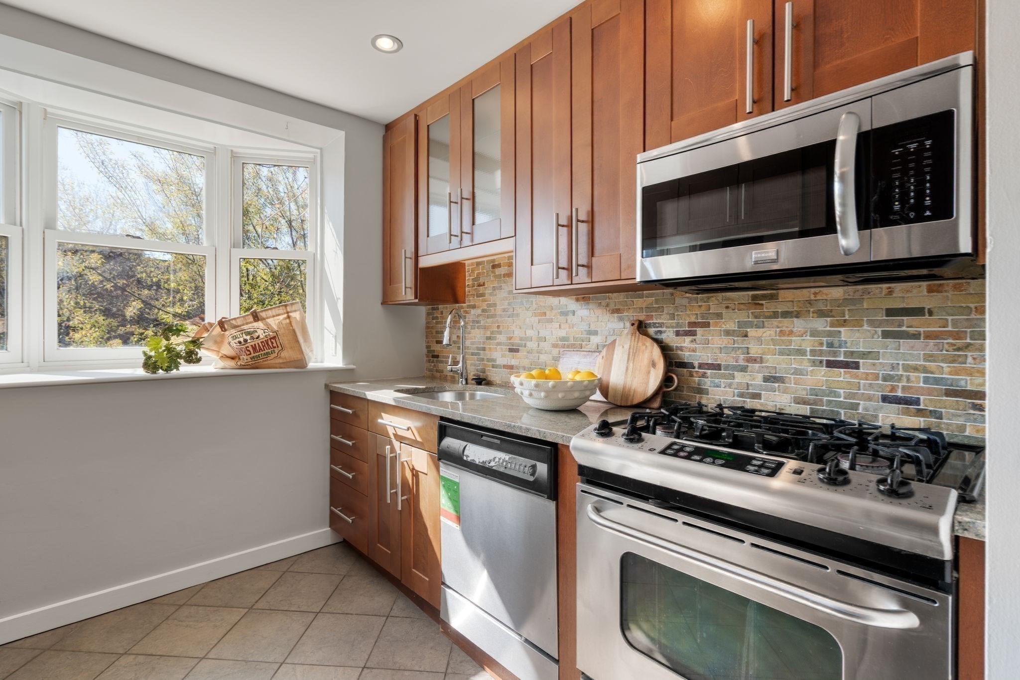 19 Albemarle St # 4 Property Photo 10