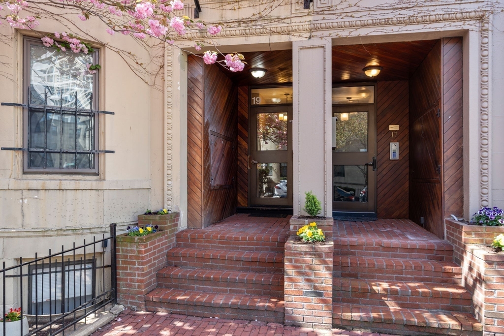 19 Albemarle St # 4 Property Photo 26
