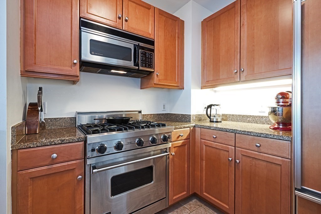 2 Avery # 22a Property Photo 7
