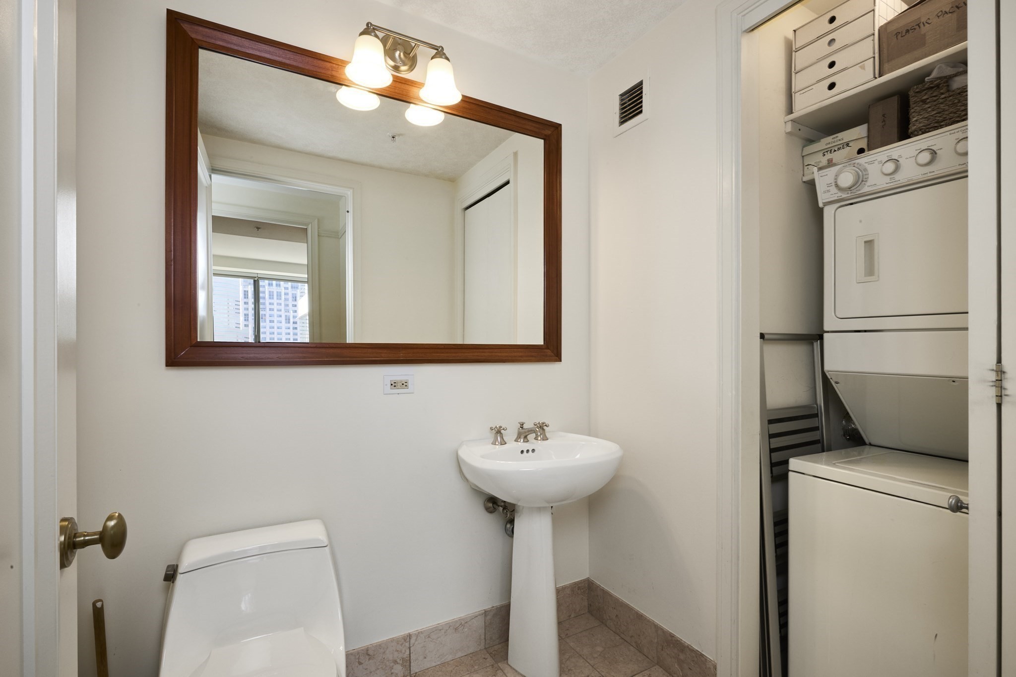 2 Avery # 22a Property Photo 10