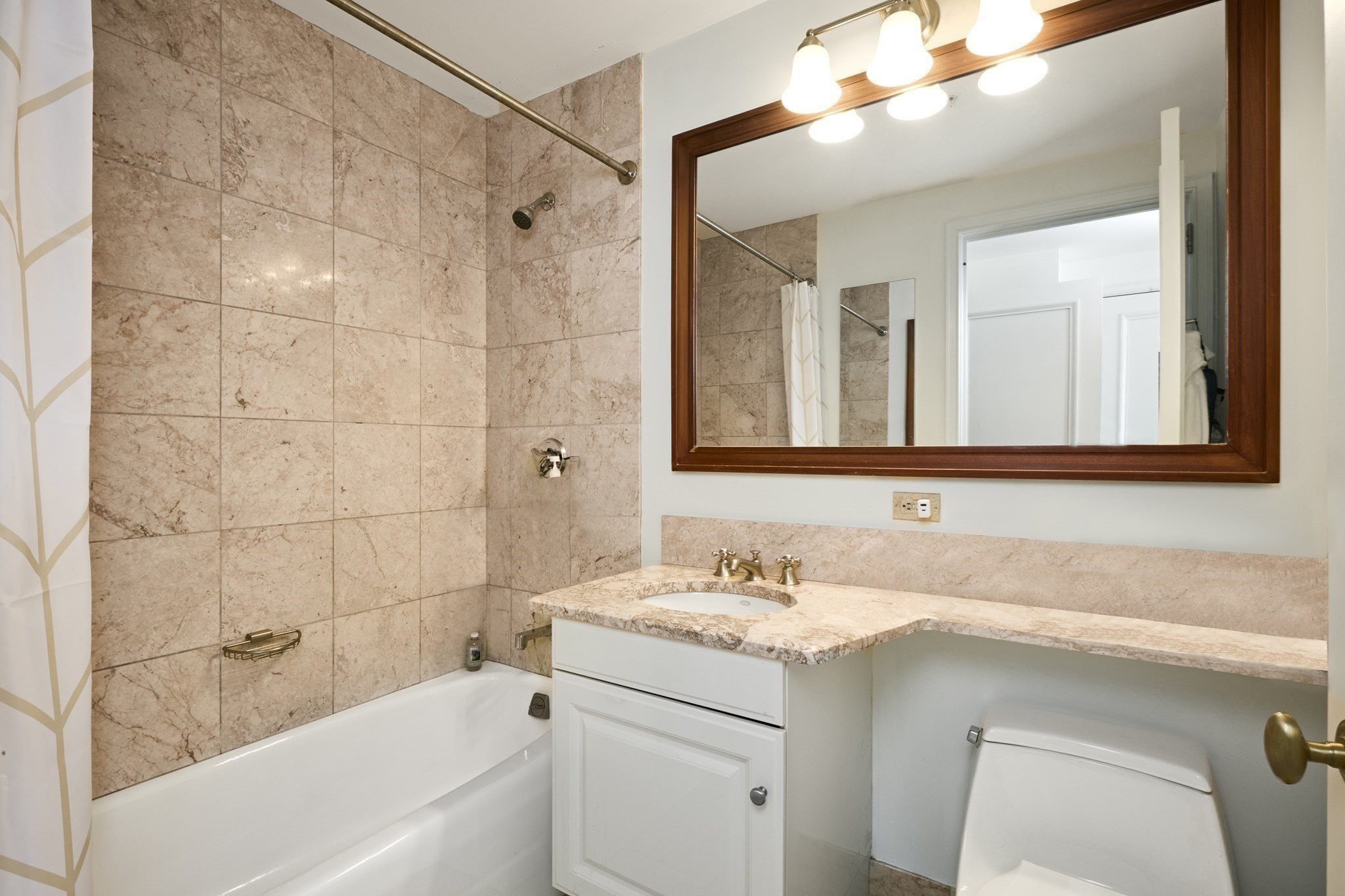 2 Avery # 22a Property Photo 15