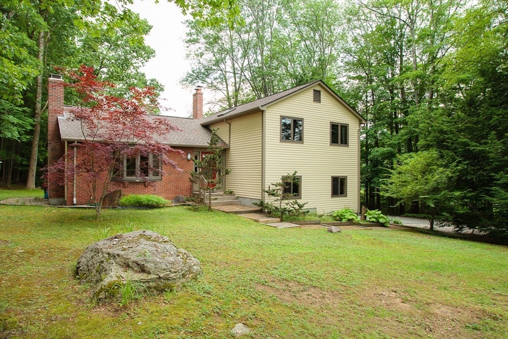 305 Strong St Property Photo 1