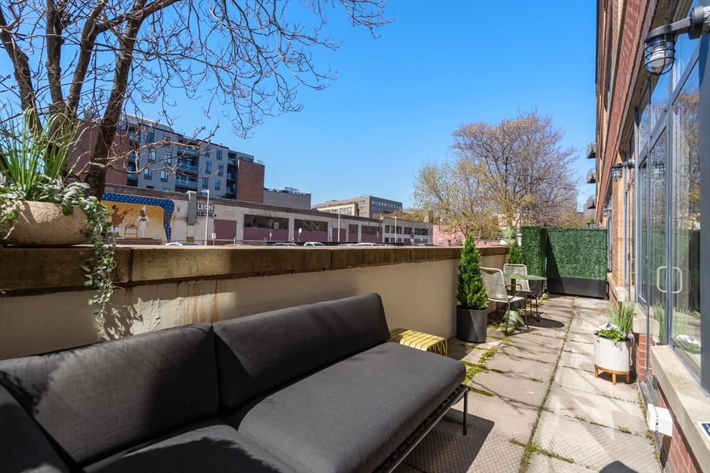 1180-1200 Washington St # 119 Property Photo 25