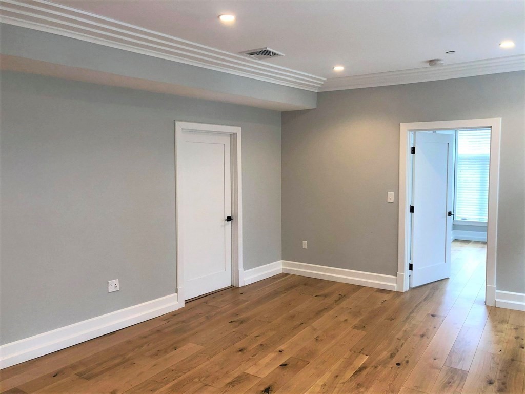 1467 Tremont # 202 Property Photo 3