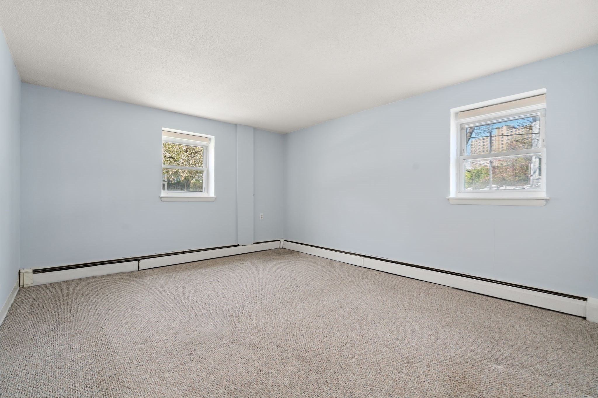 71 Oxford Ave # A Property Photo 6