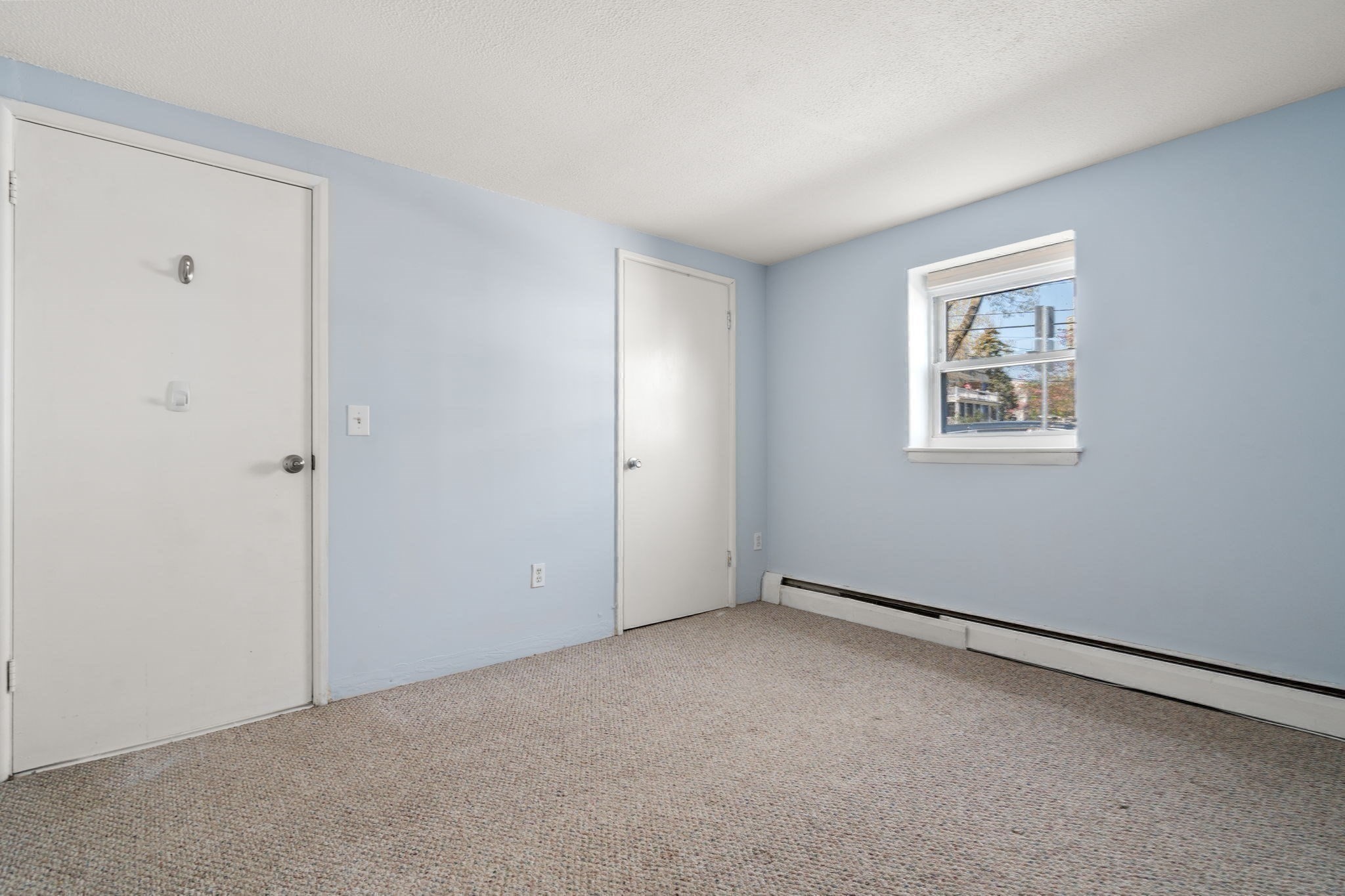 71 Oxford Ave # A Property Photo 9