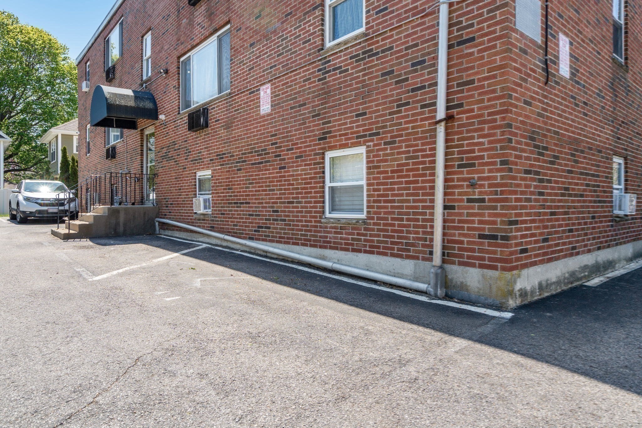 71 Oxford Ave # A Property Photo 19