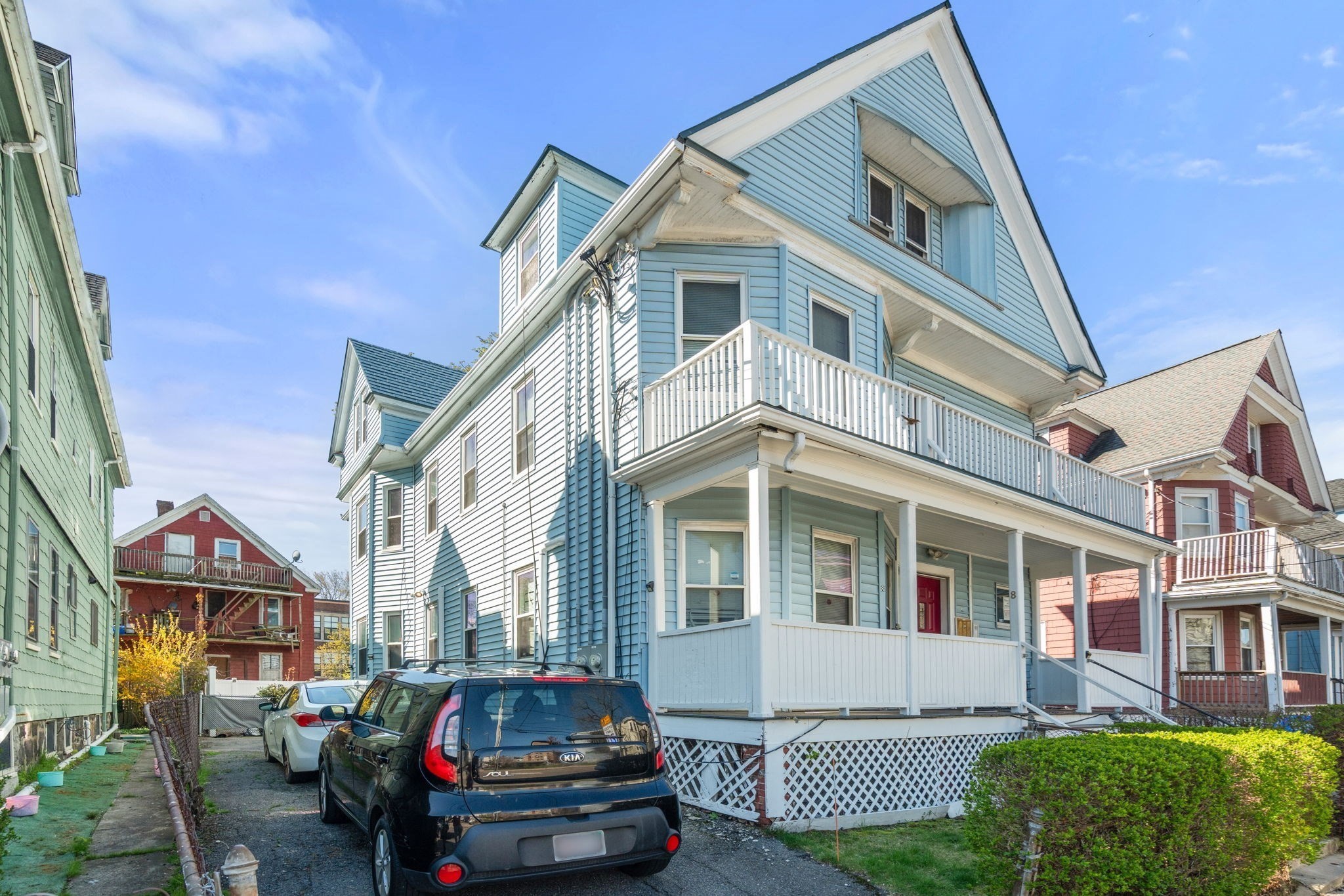 8 Colonial Ave Property Photo 2