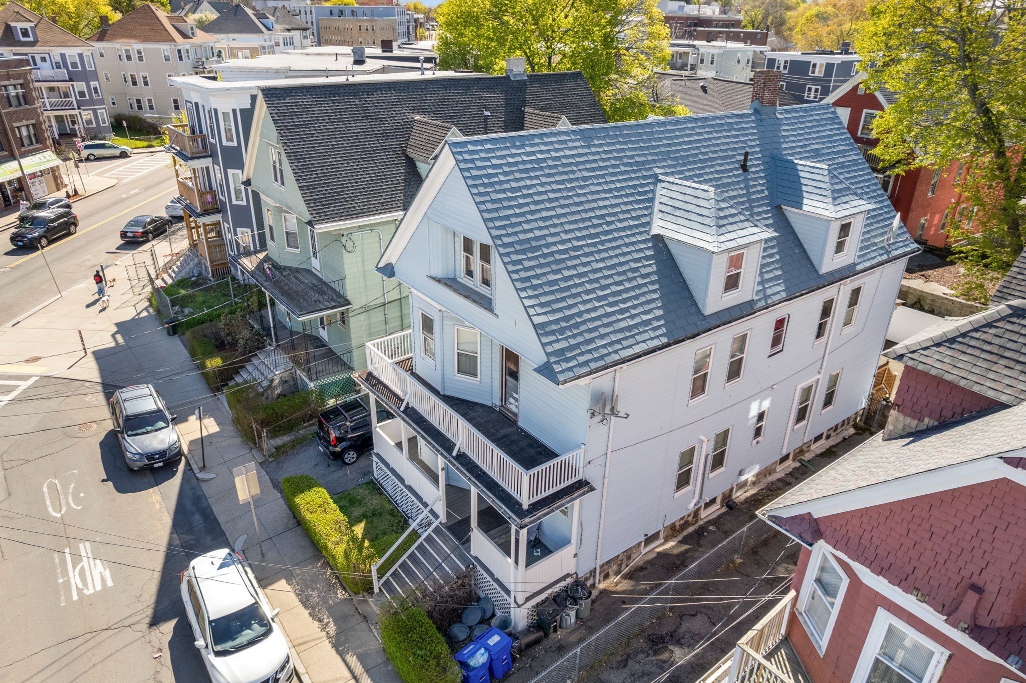 8 Colonial Ave Property Photo 3