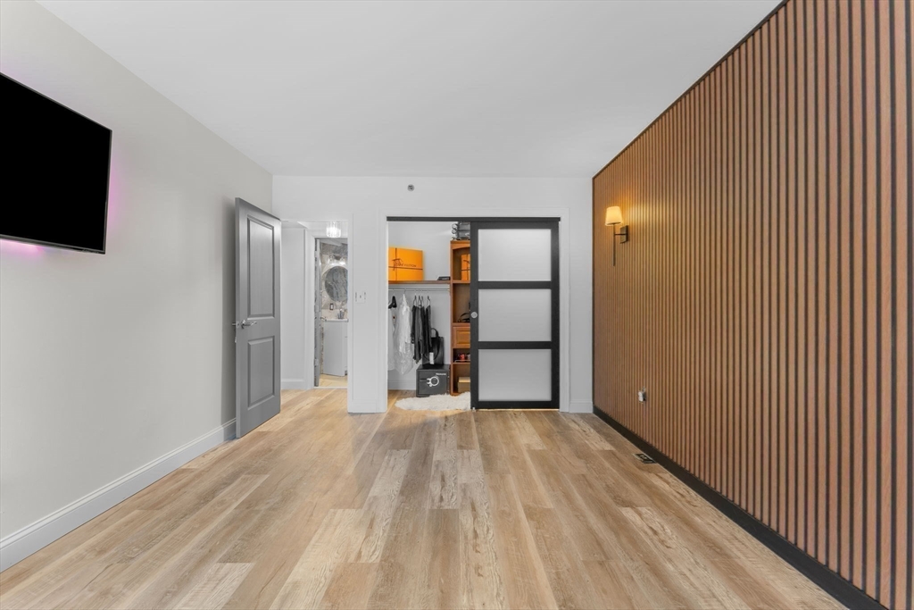 300 Lynn Shore Dr # 210 Property Photo 16