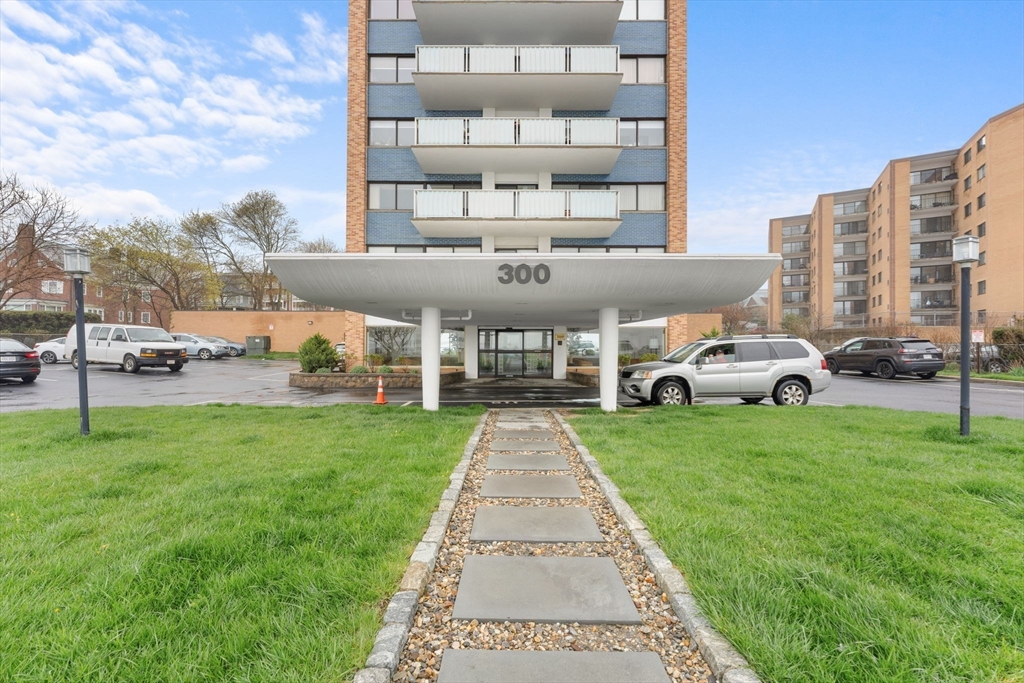 300 Lynn Shore Dr # 210 Property Photo 22