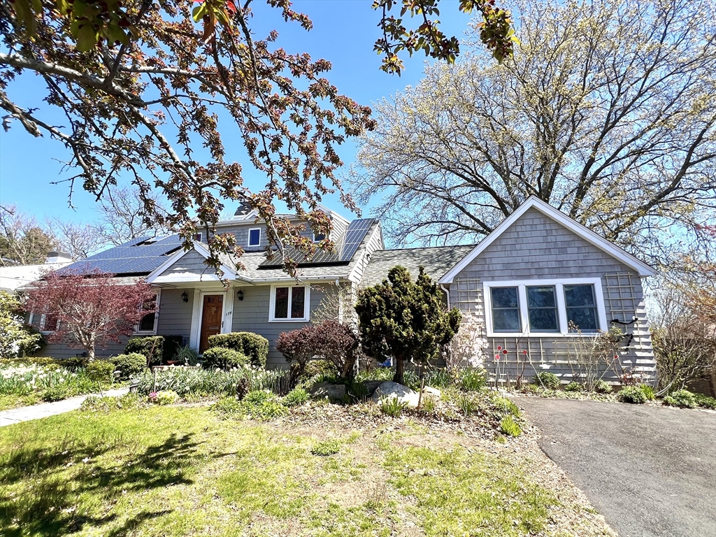 175 Grove Street Property Photo 3