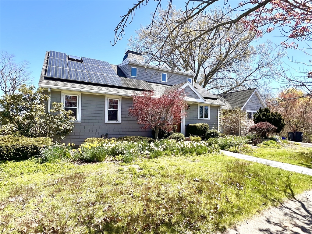 175 Grove Street Property Photo 4
