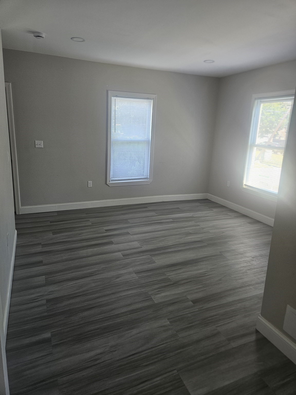 192 Hildreth St Property Photo 9