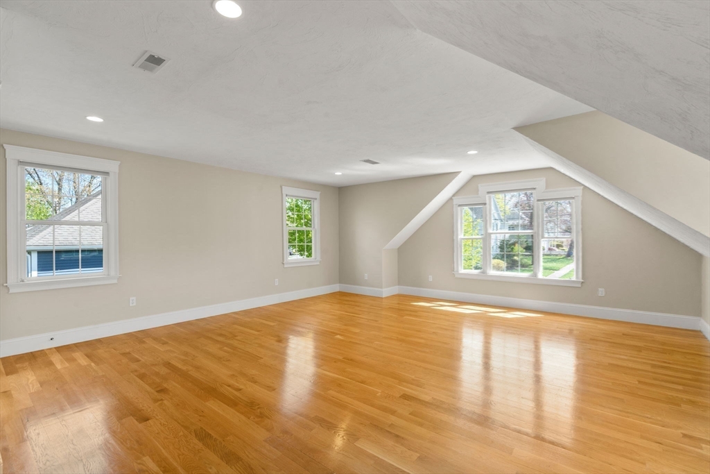 22 Edwardel Rd Property Photo 18