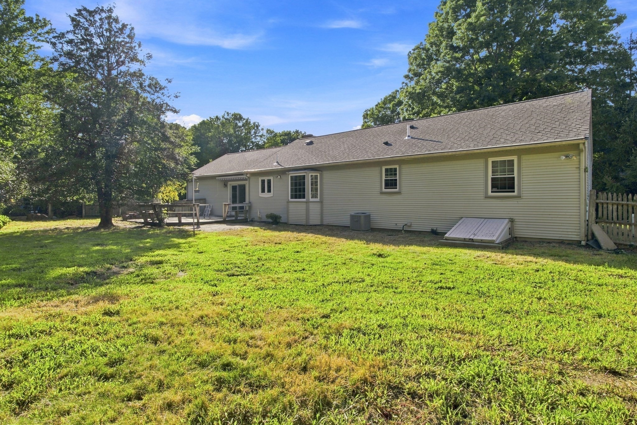 53 Hadrada Ln Property Photo 4