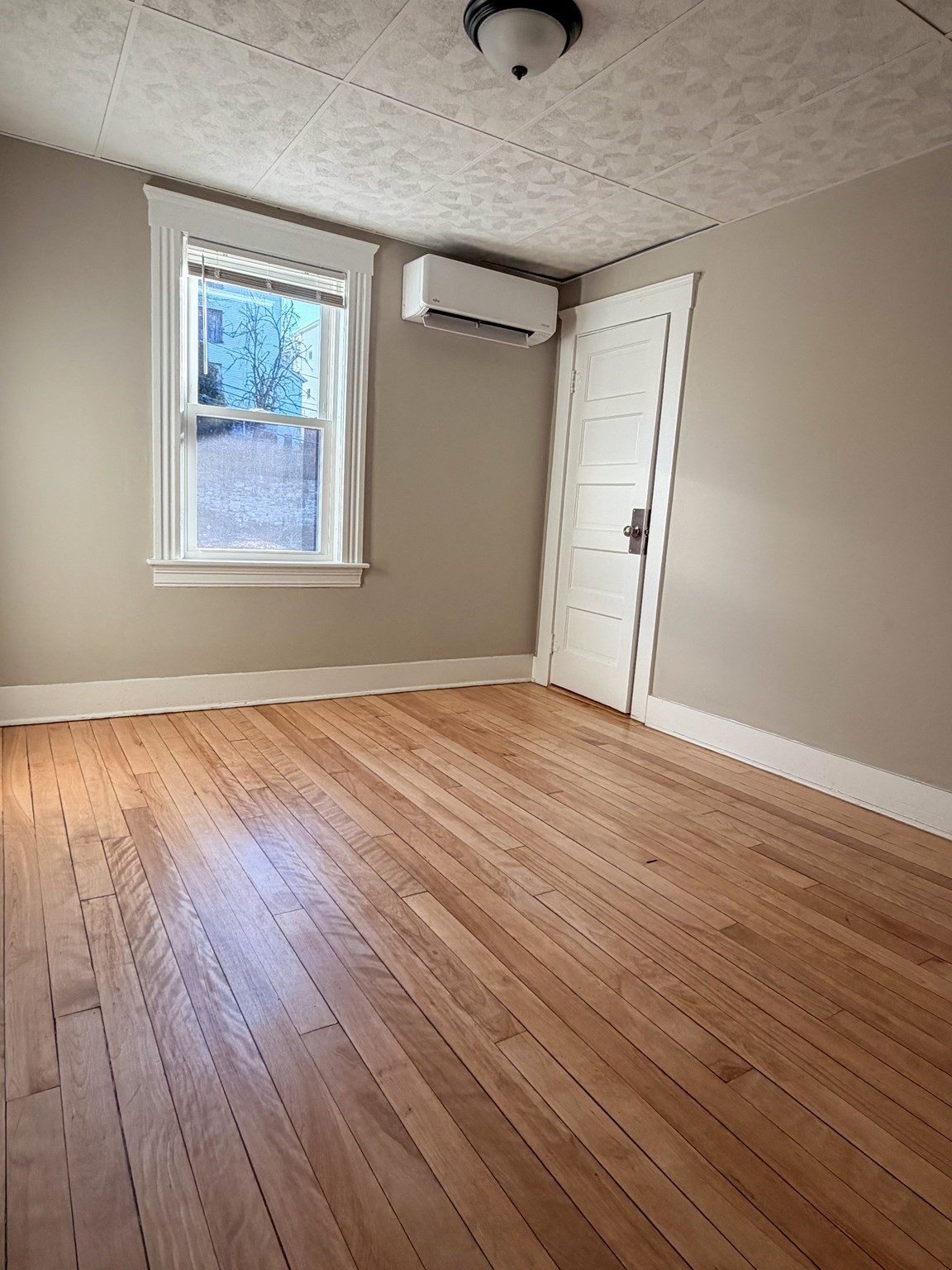 4 Vernon Terrace # 2 Property Photo 6