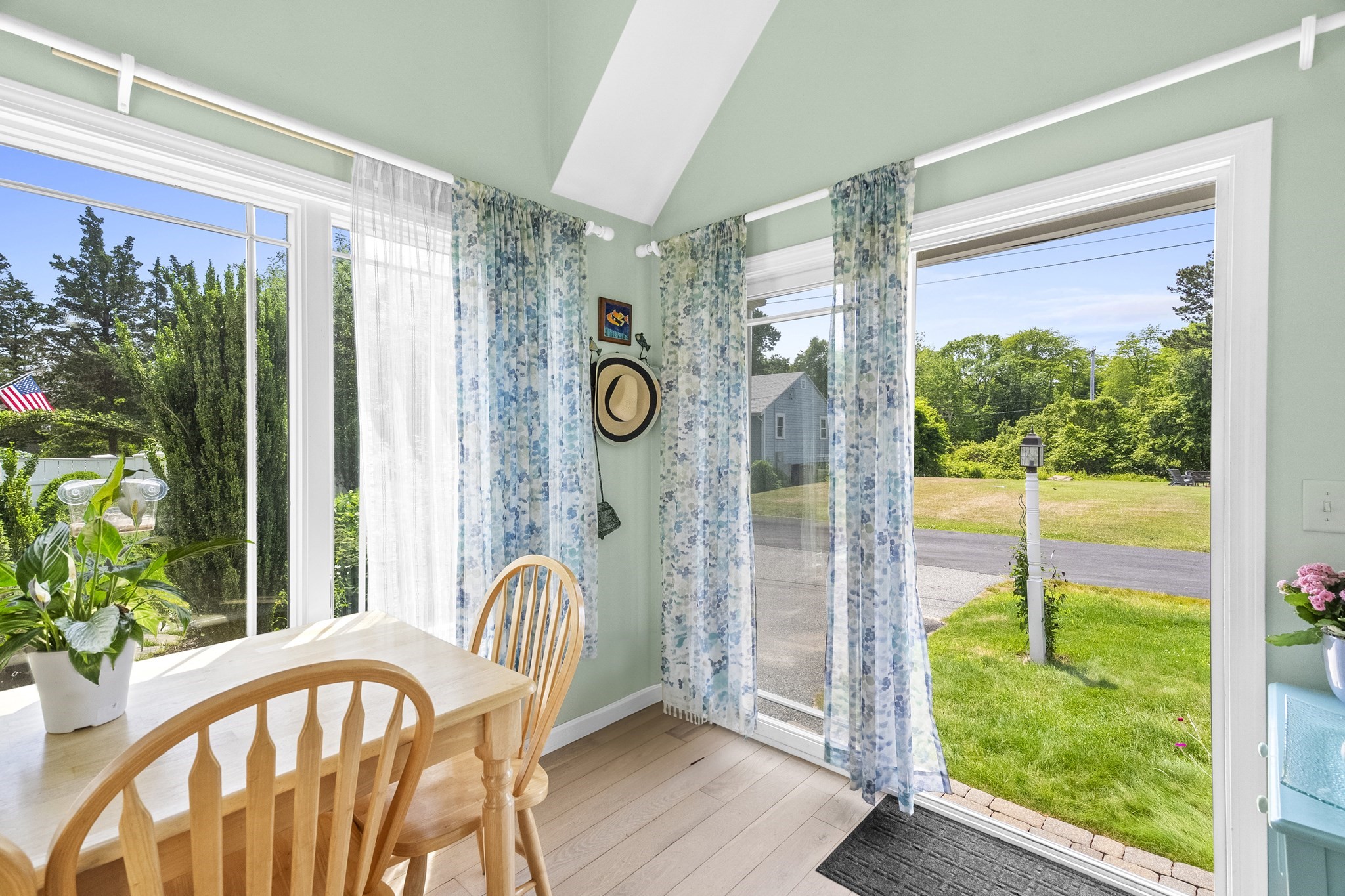 6 North Road Property Photo 6