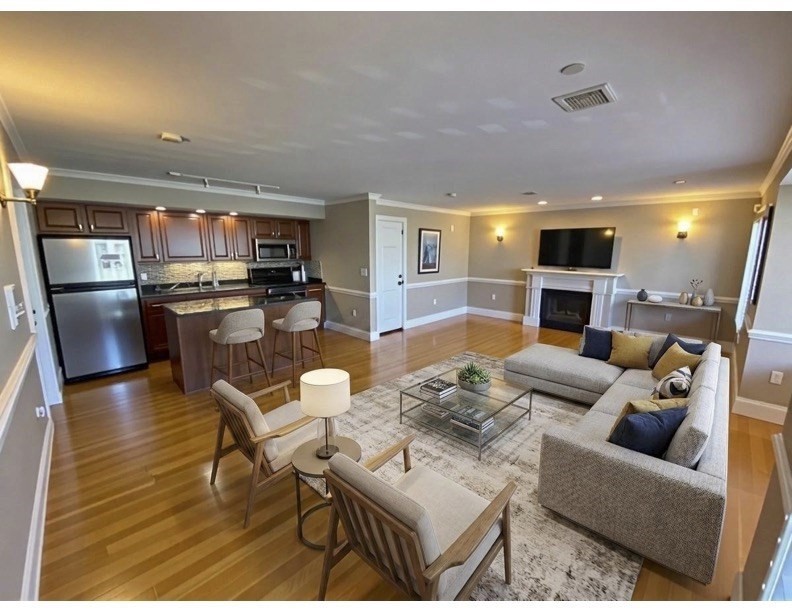 366 Dorchester Street # 4 Property Photo 1