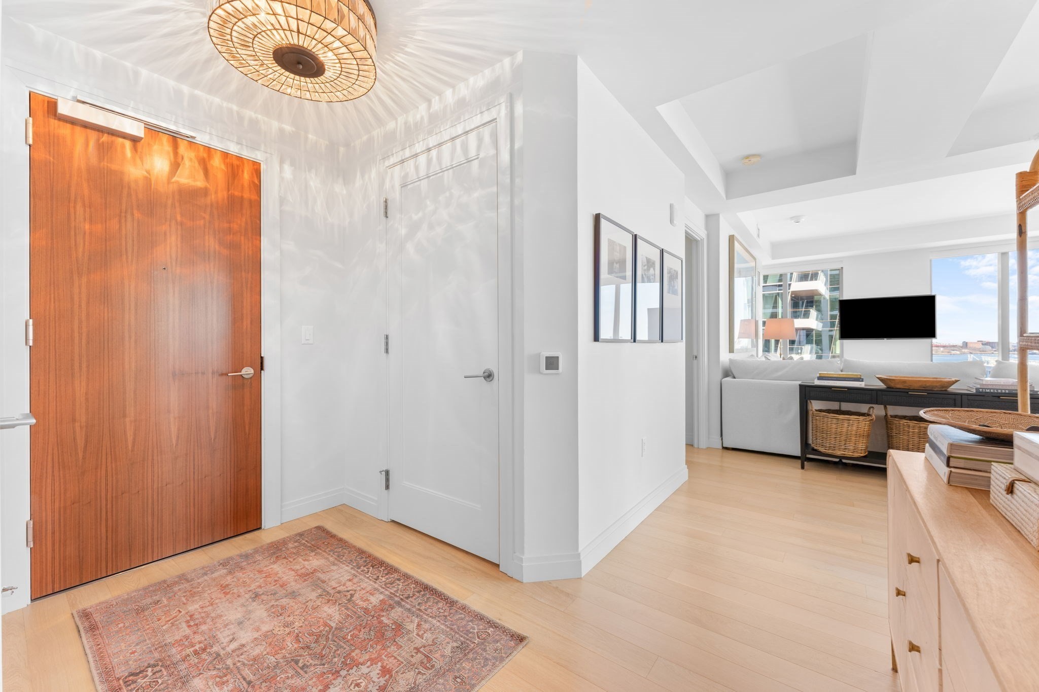 133 Seaport Blvd # 1022 Property Photo 2