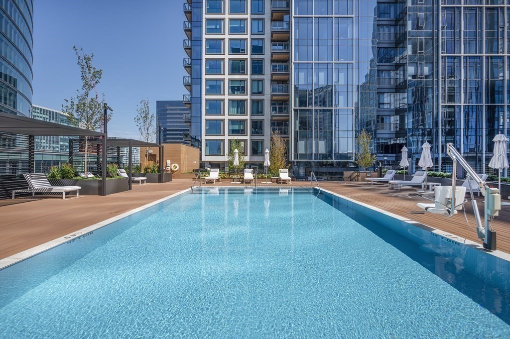 133 Seaport Blvd # 1022 Property Photo 23
