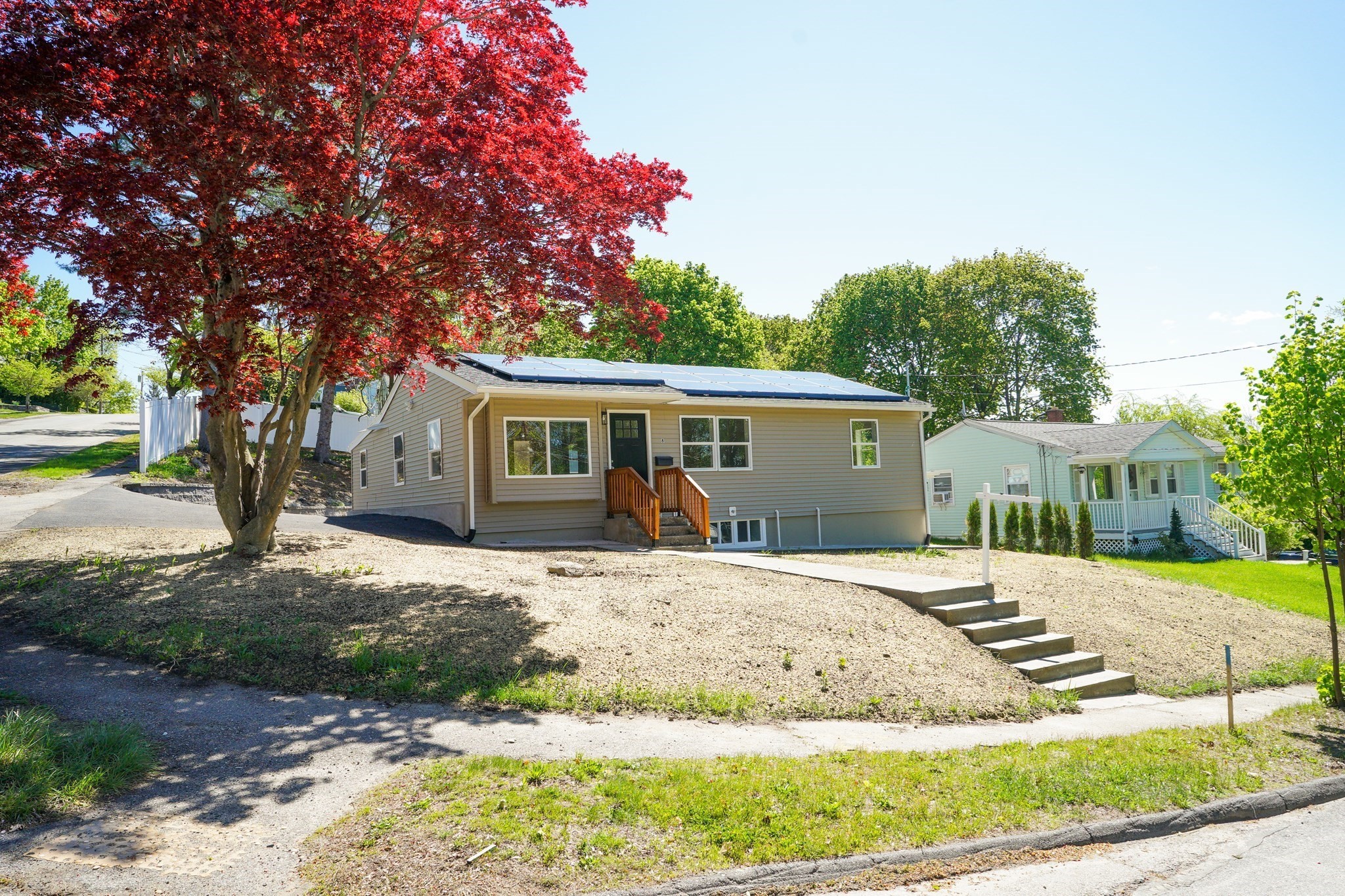 8 Sussex Ln Property Photo 2