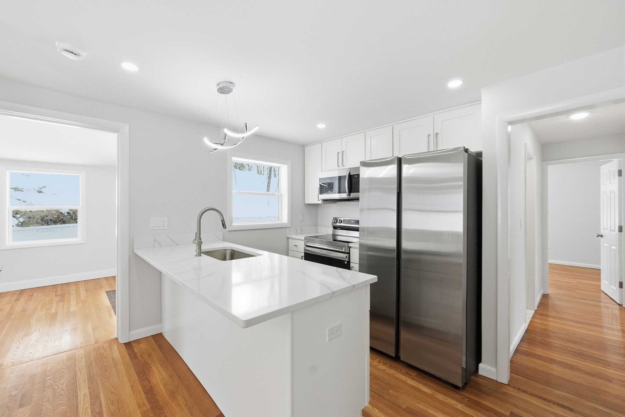 8 Sussex Ln Property Photo 8
