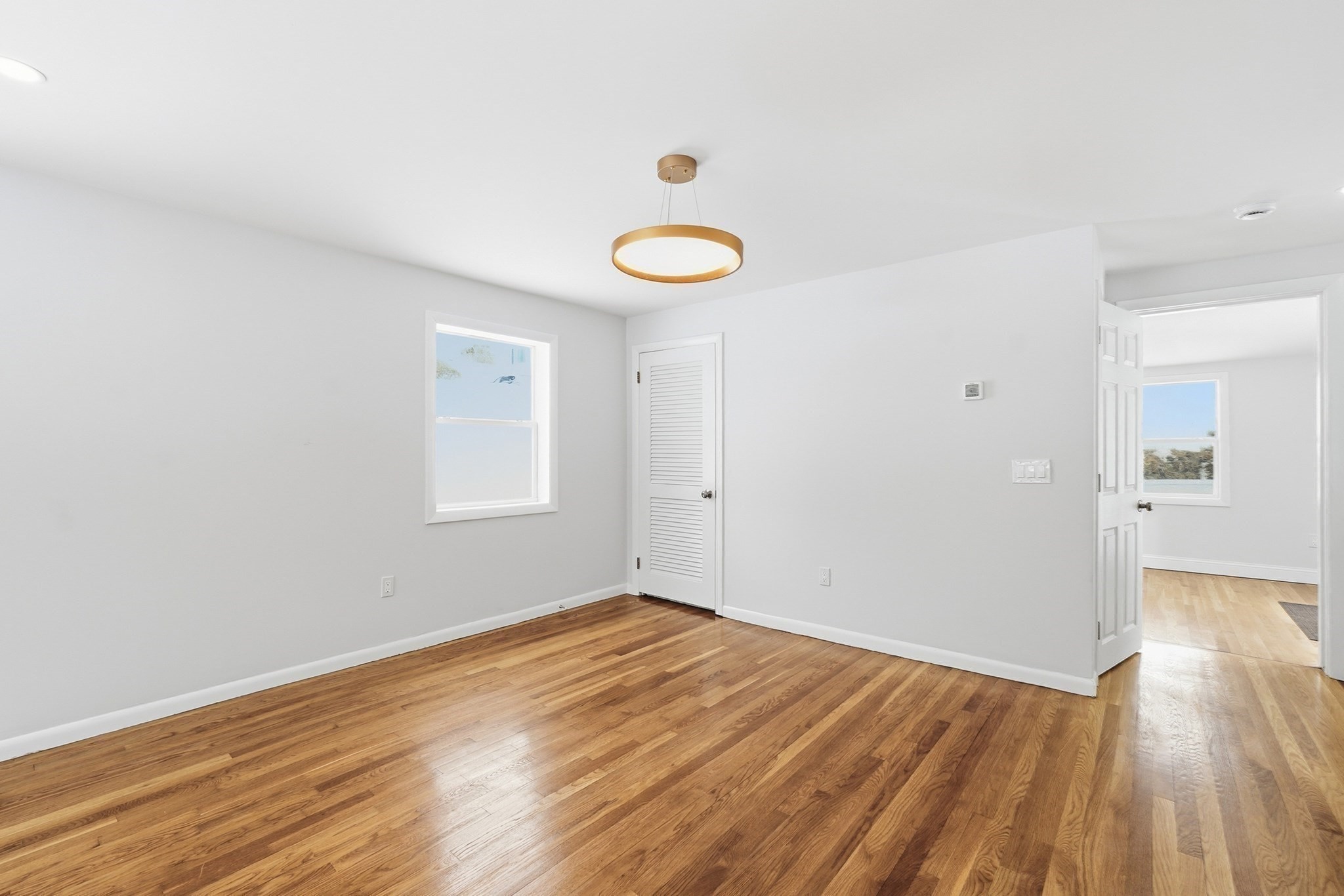 8 Sussex Ln Property Photo 11