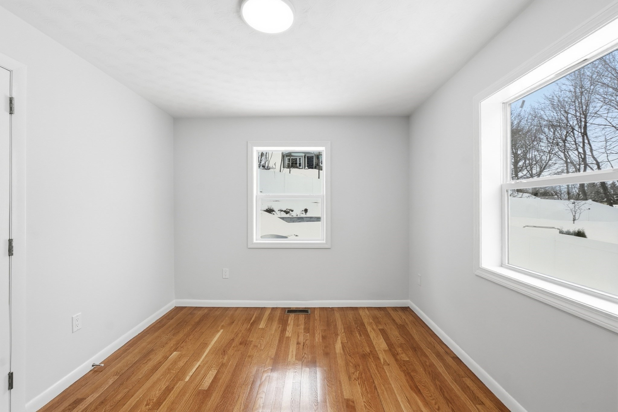 8 Sussex Ln Property Photo 20