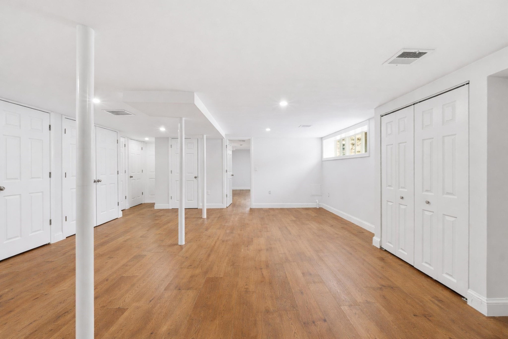 8 Sussex Ln Property Photo 27