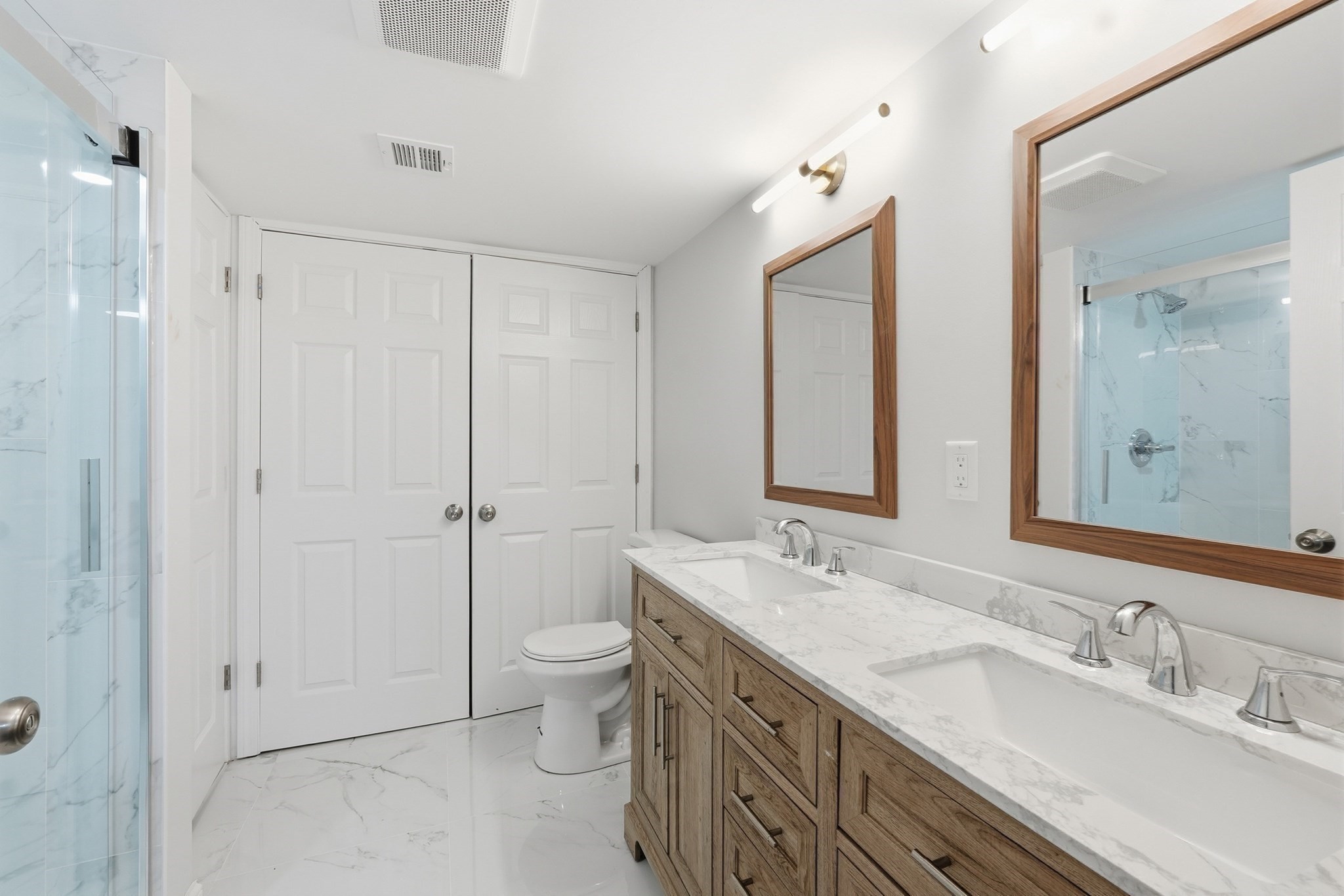 8 Sussex Ln Property Photo 28
