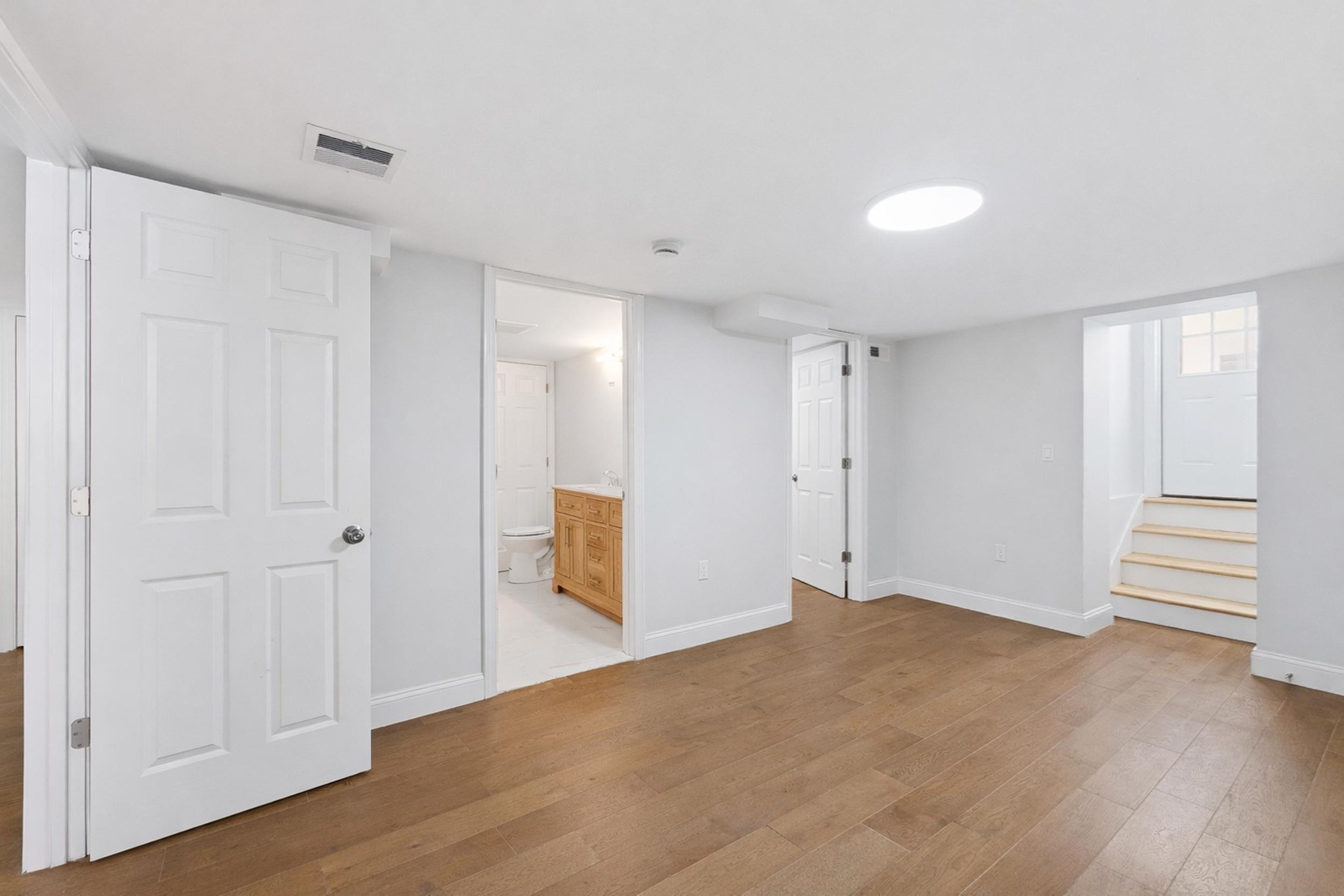 8 Sussex Ln Property Photo 30