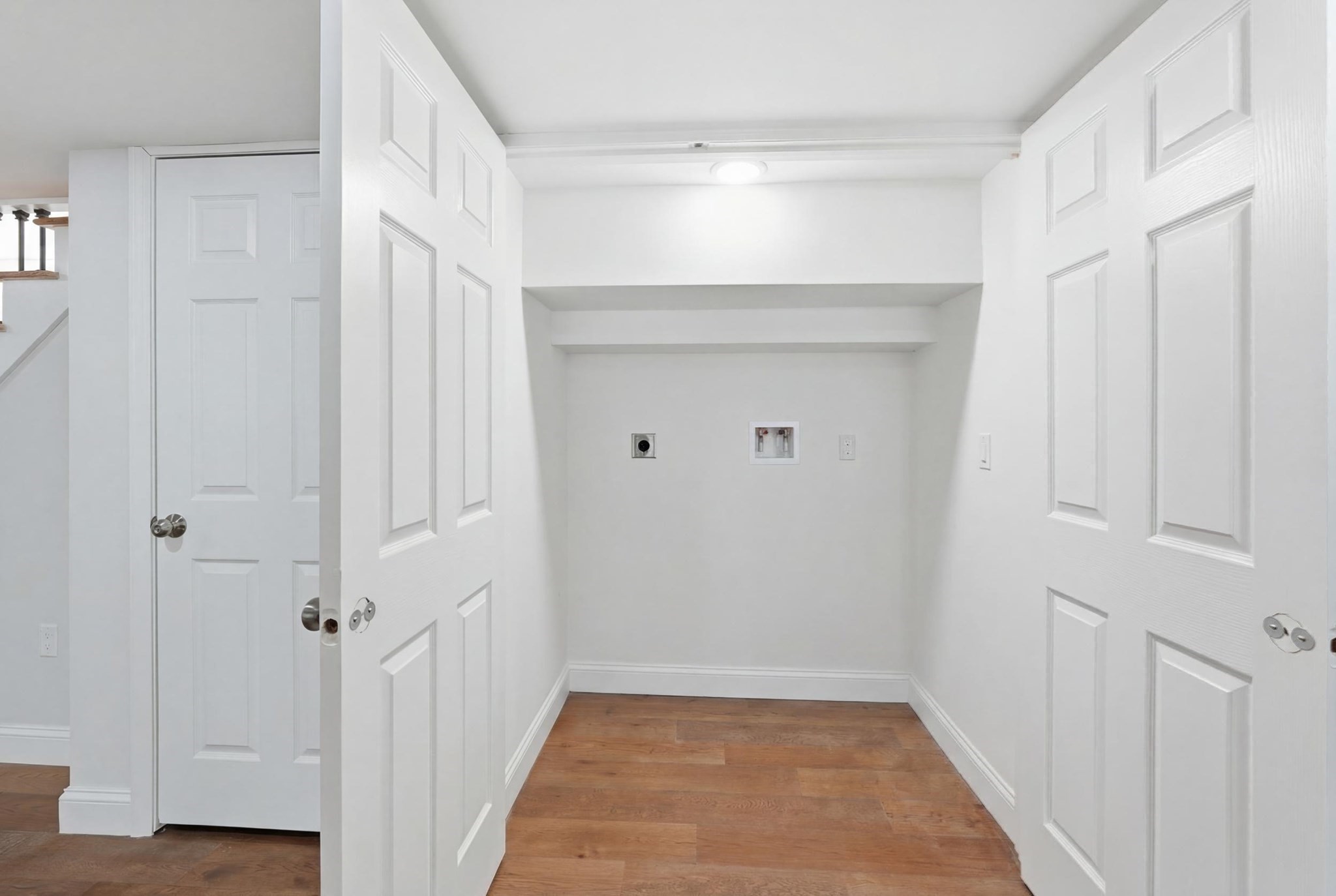8 Sussex Ln Property Photo 32