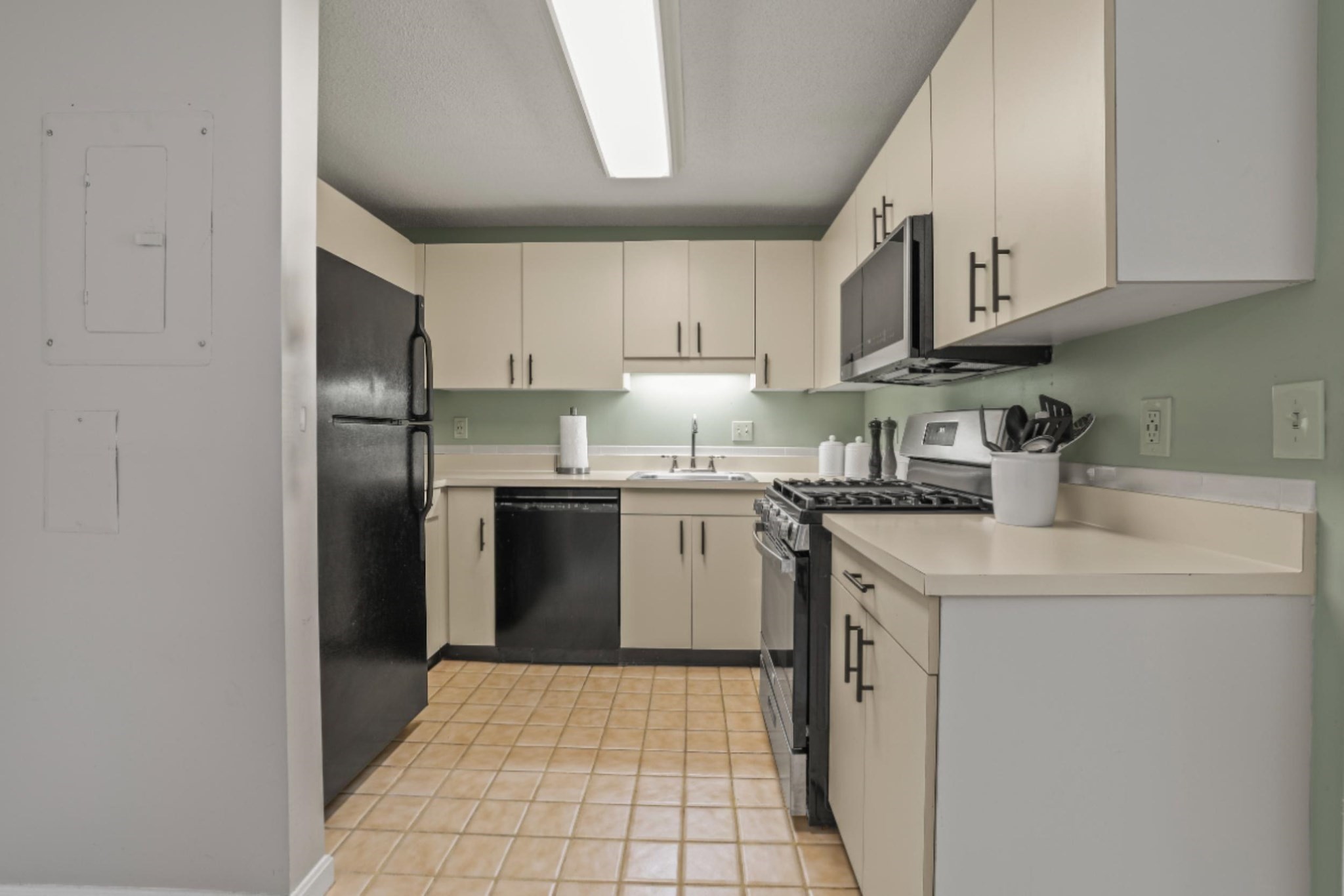 4234 North Main St # 208 Property Photo 4