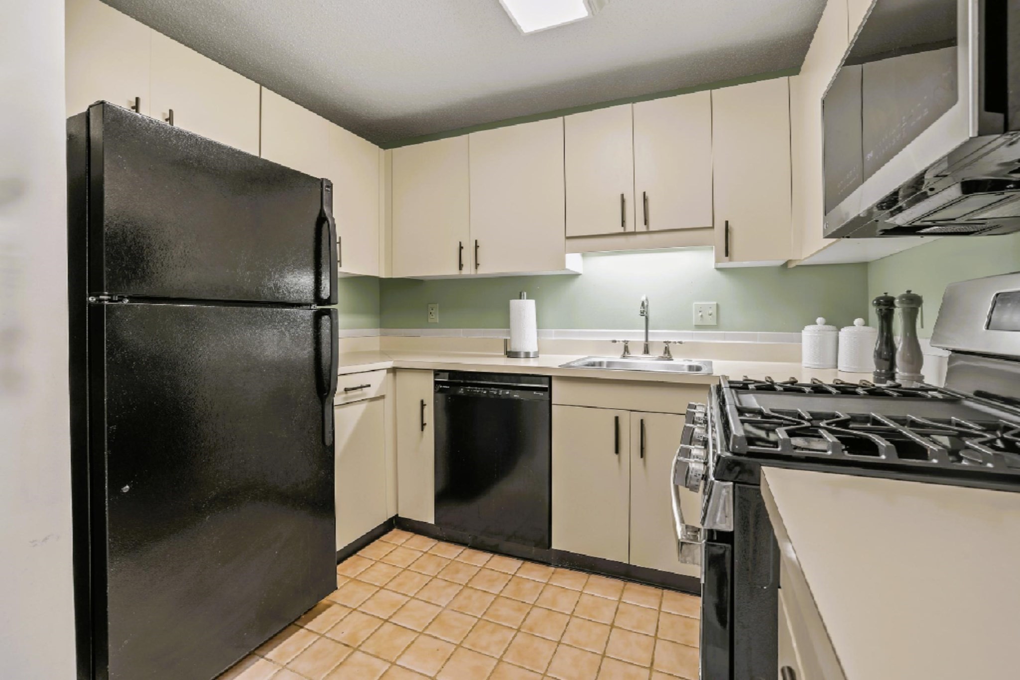 4234 North Main St # 208 Property Photo 5