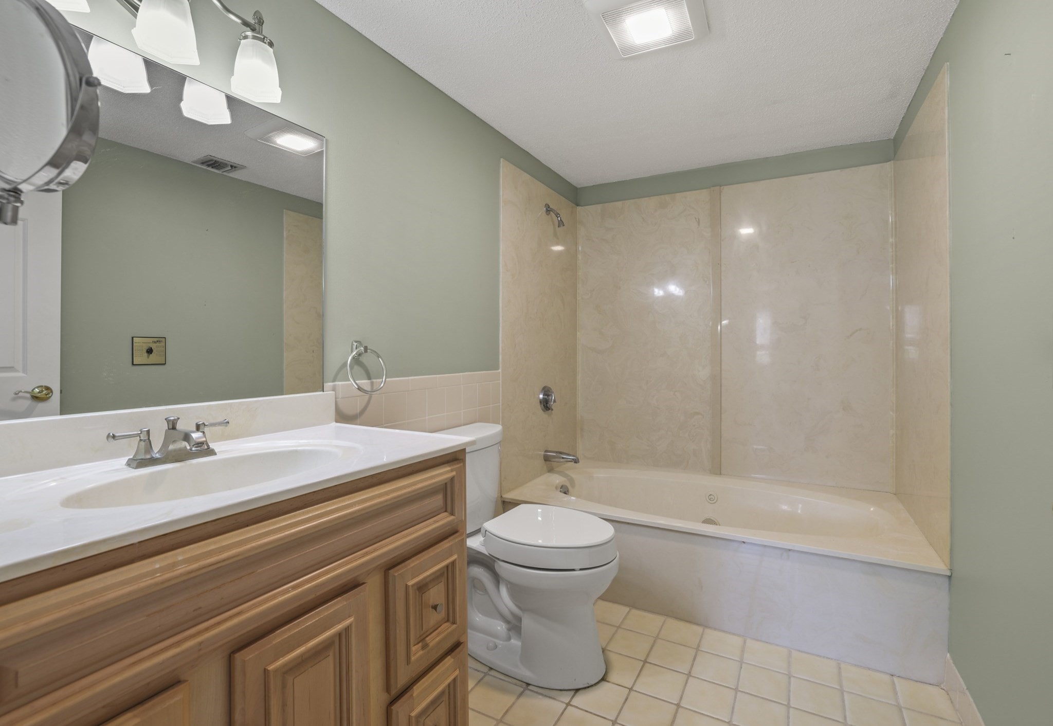 4234 North Main St # 208 Property Photo 12