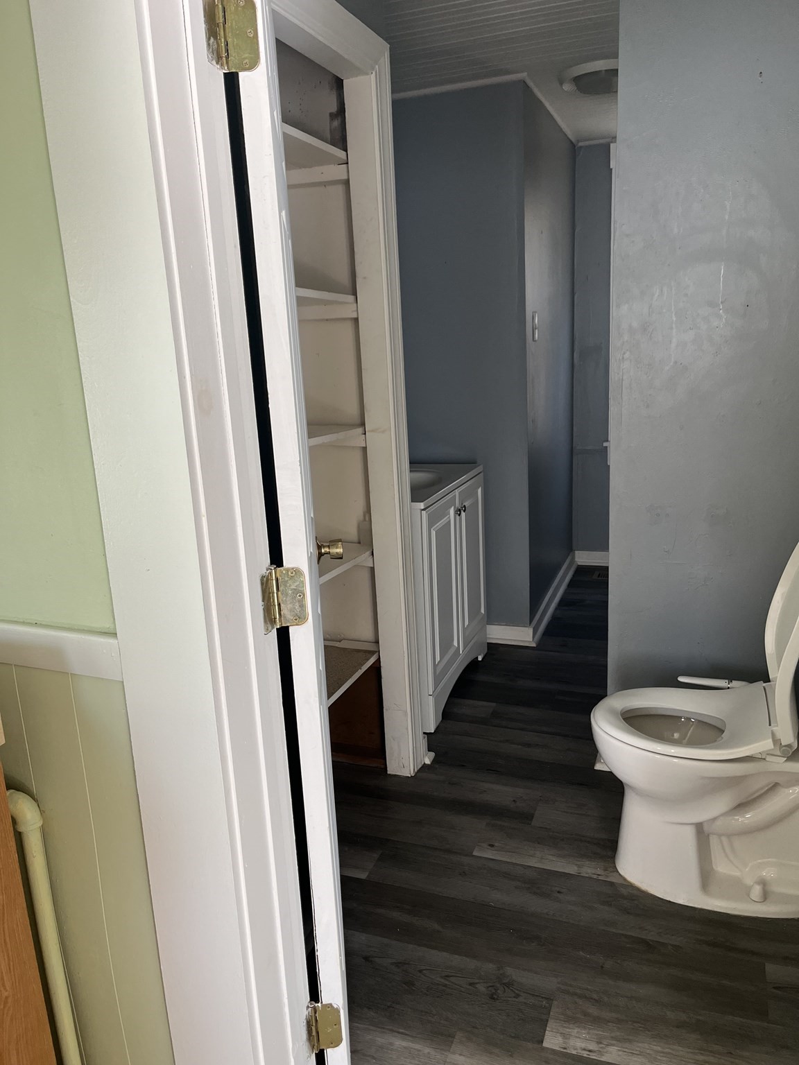 3 Orchard St # A Property Photo 3
