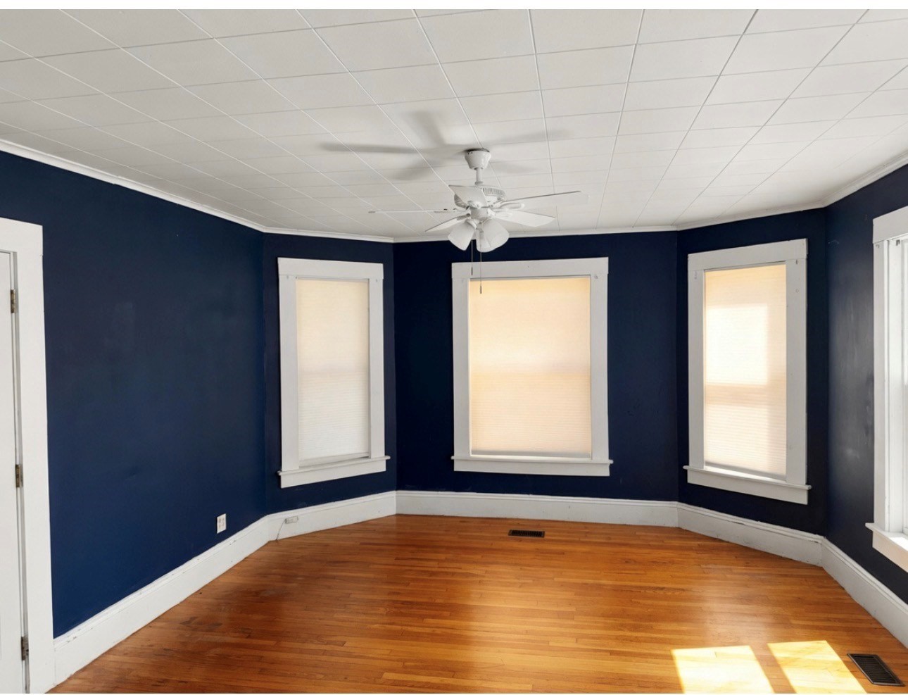 3 Orchard St # A Property Photo 4