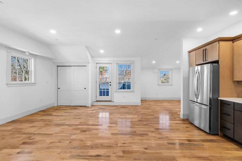 23 Summer Street # 10 Property Photo 12