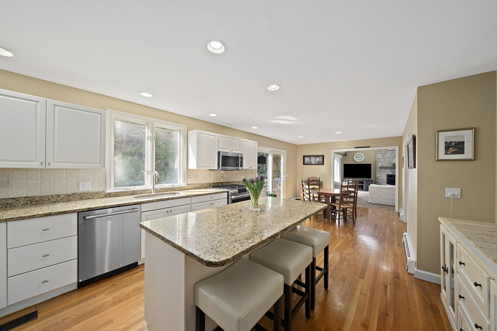 121 Hampstead Way Property Photo 3