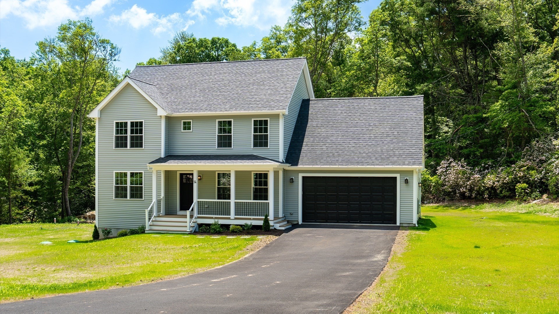 14 Elaine Dr Property Photo 1