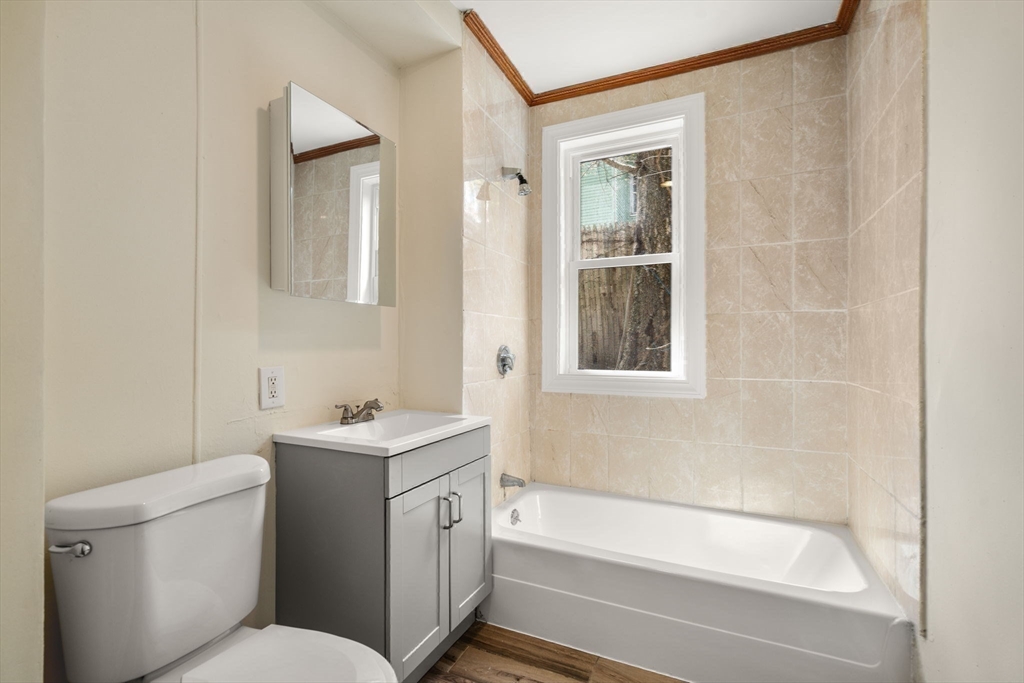 10 Royal St Property Photo 19