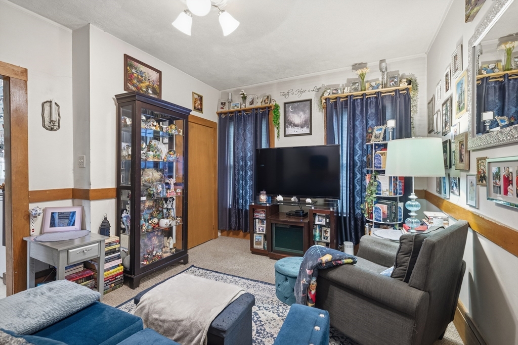6 Richmond Park Property Photo 9