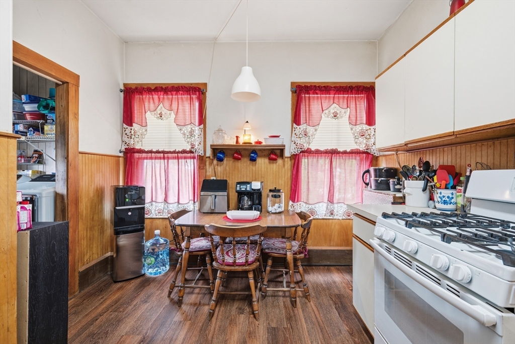 6 Richmond Park Property Photo 15