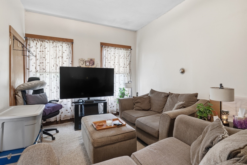 6 Richmond Park Property Photo 16