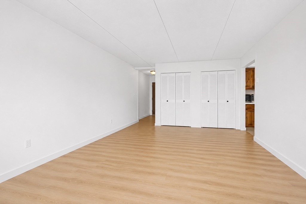 49 Melrose St # 4b Property Photo 7