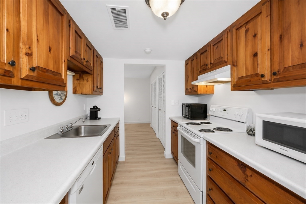 49 Melrose St # 4b Property Photo 12