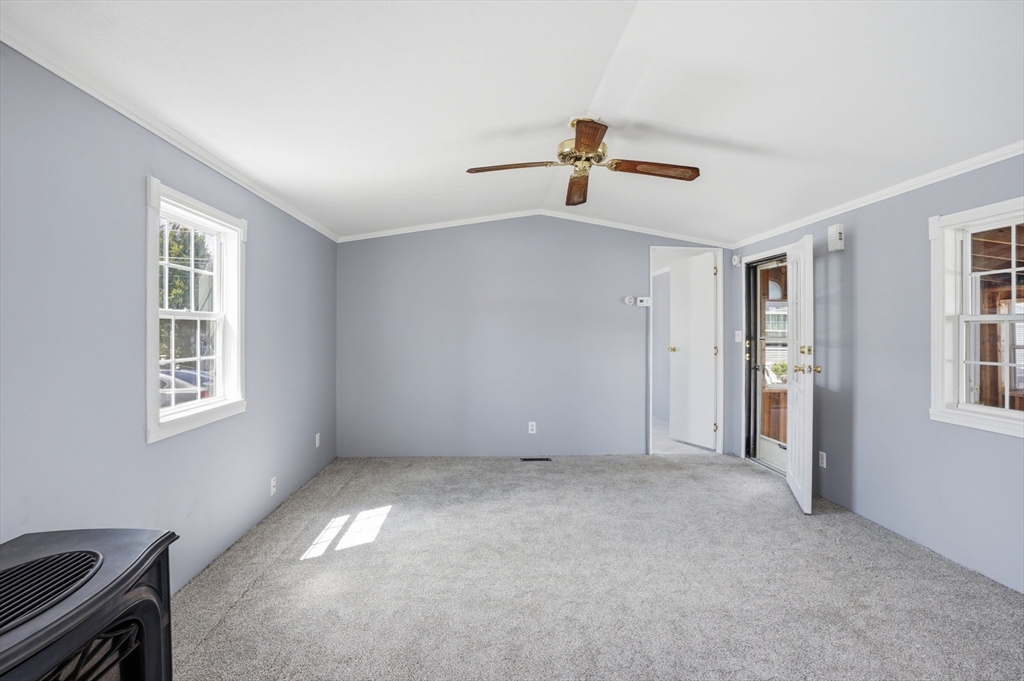 548 Kenyon Ave # 42 Property Photo 7