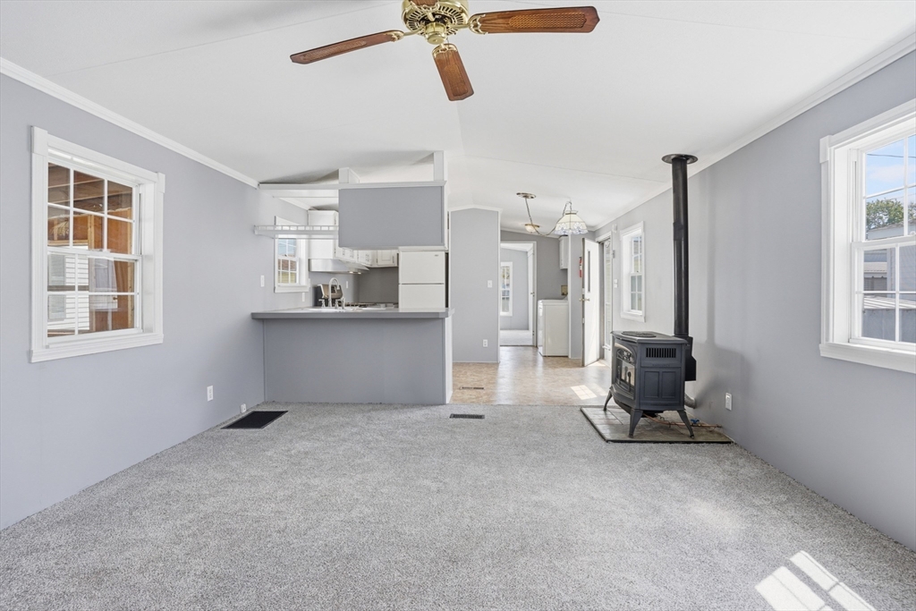 548 Kenyon Ave # 42 Property Photo 8